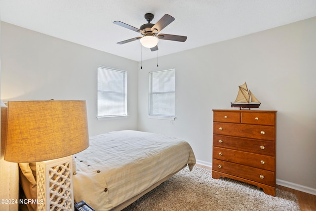 bedroom with ceiling fan