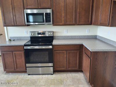 kitchen featuring stainless steel appliances