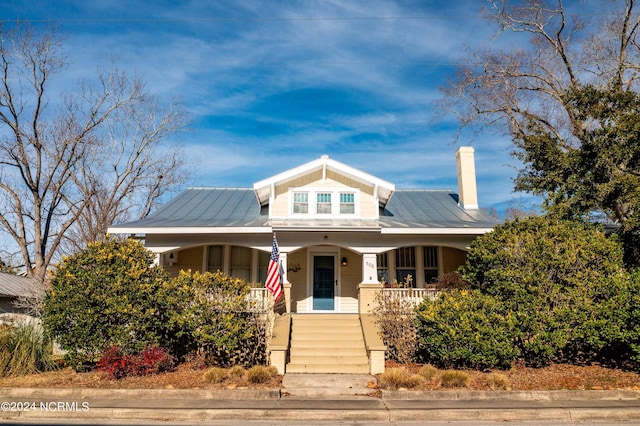 view of front facade with a porch