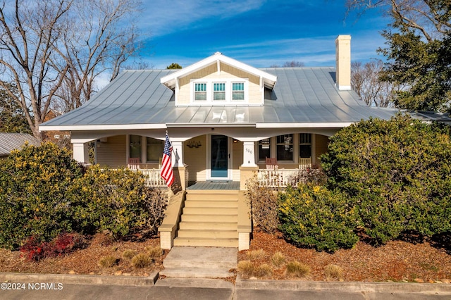 view of front facade with covered porch