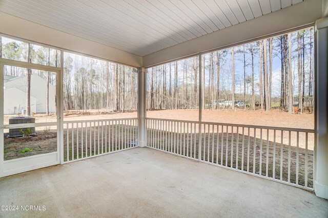 unfurnished sunroom with a healthy amount of sunlight