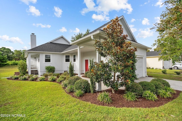 view of front of home featuring a front yard and a porch