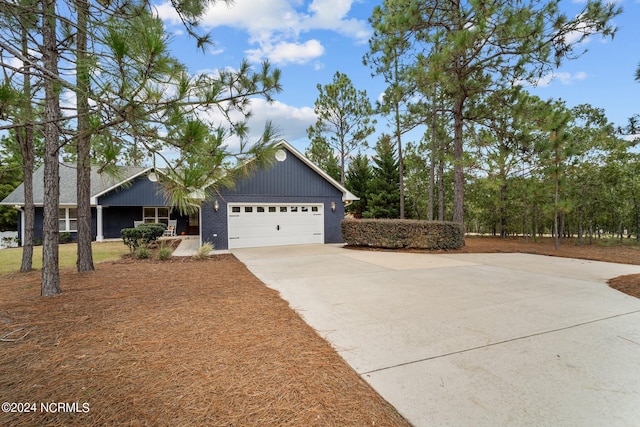 view of front facade featuring a garage