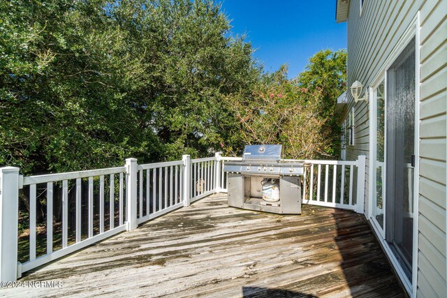 deck with area for grilling