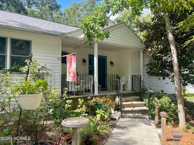 view of front of home featuring a porch