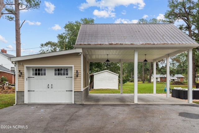 306 4th St, Pollocksville, NC 28573 - garage featuring driveway