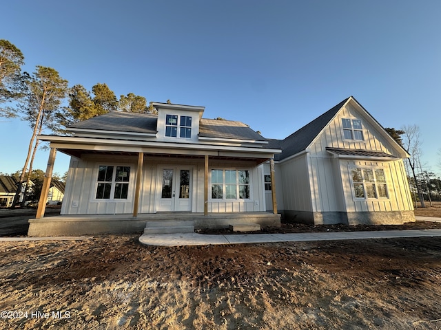 view of front facade with a porch