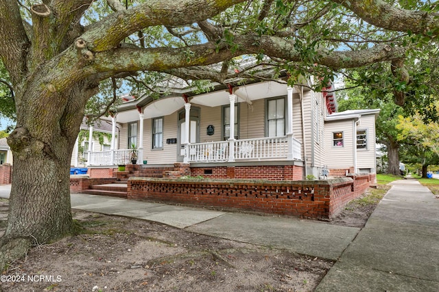 view of front facade with covered porch