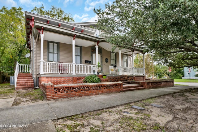 view of front of house featuring covered porch