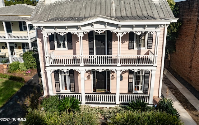 view of front of home with covered porch