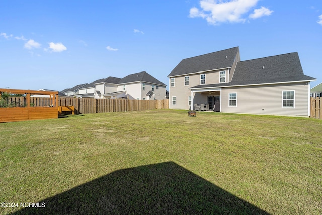 view of yard featuring a patio