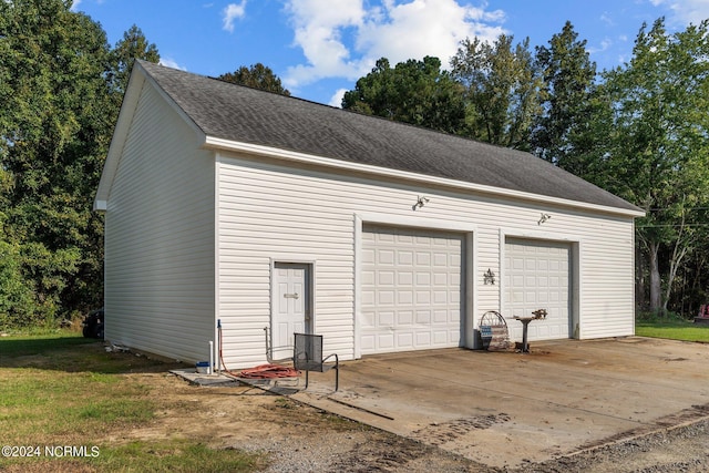 view of detached garage