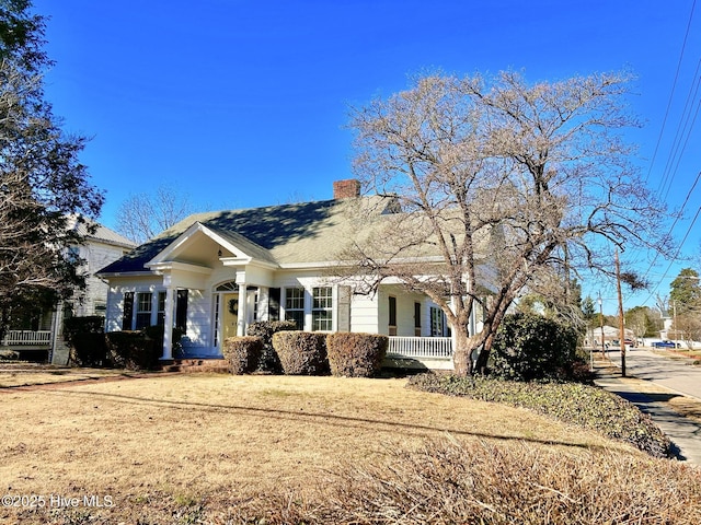 view of front of house with a front yard