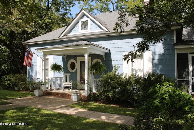 view of front of house featuring a porch