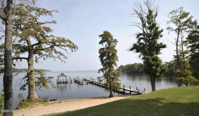 view of water feature featuring a boat dock