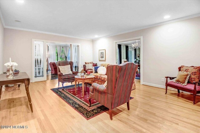 1803 Sedgefield Dr, Kinston, NC 28504 - living room with ornamental molding, baseboards, light wood finished floors, and recessed lighting