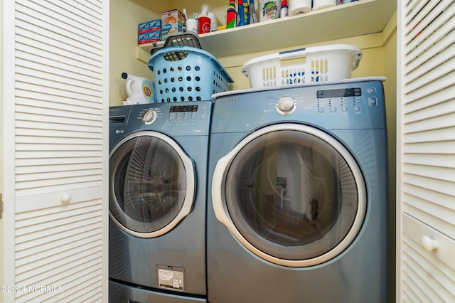 77 Indian Trl, Arapahoe, NC 28510 - laundry room with washing machine and clothes dryer