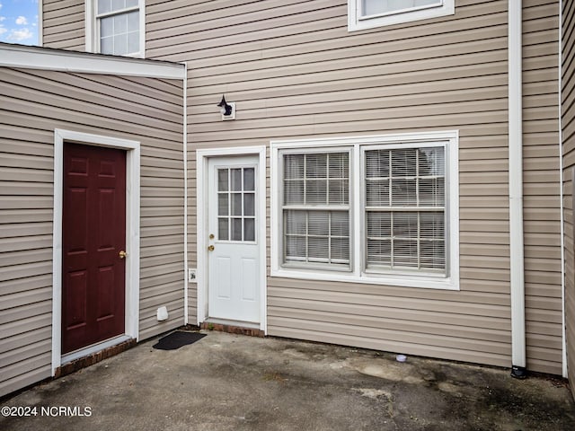 view of entrance to property