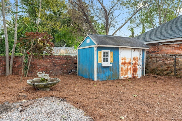 view of outbuilding