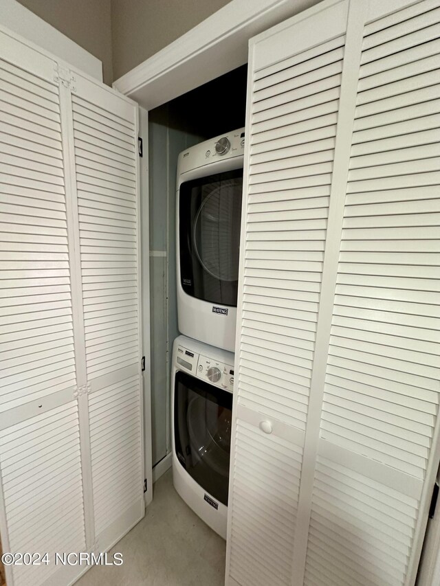 207 W Eden St, Edenton, NC 27932 - washroom featuring stacked washer / drying machine
