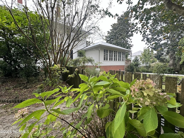 207 W Eden St, Edenton, NC 27932 - view of side of property with brick siding
