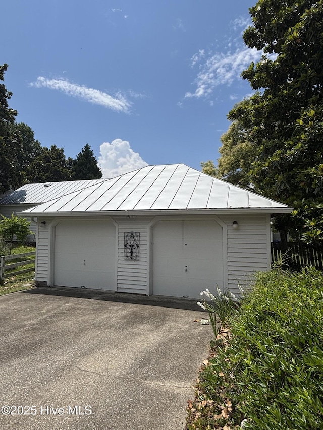 207 W Eden St, Edenton, NC 27932 - view of detached garage