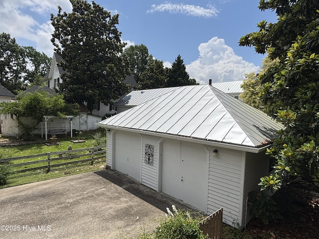 207 W Eden St, Edenton, NC 27932 - view of detached garage