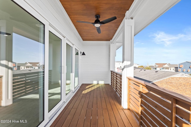 balcony featuring ceiling fan