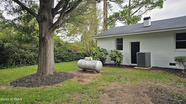 view of yard featuring cooling unit