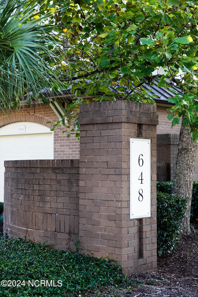 view of community / neighborhood sign