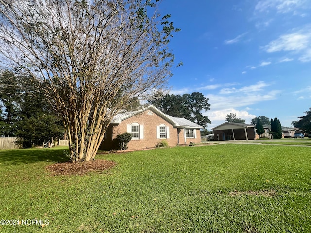 view of front of property with a front yard