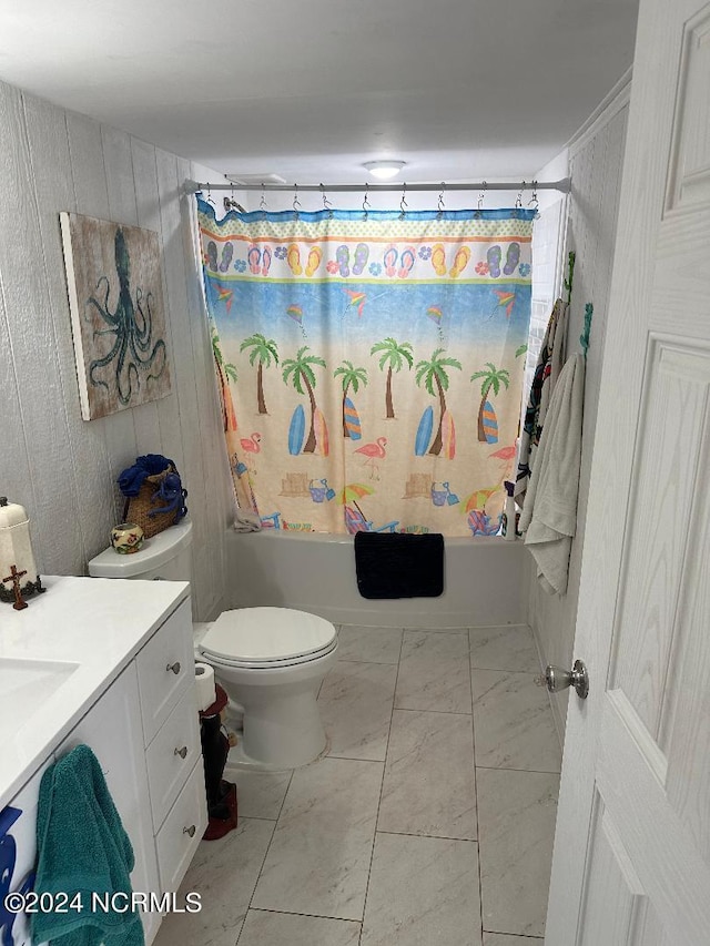 full bathroom featuring shower / bathtub combination with curtain, toilet, and vanity