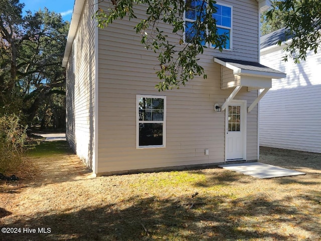 exterior space with a lawn