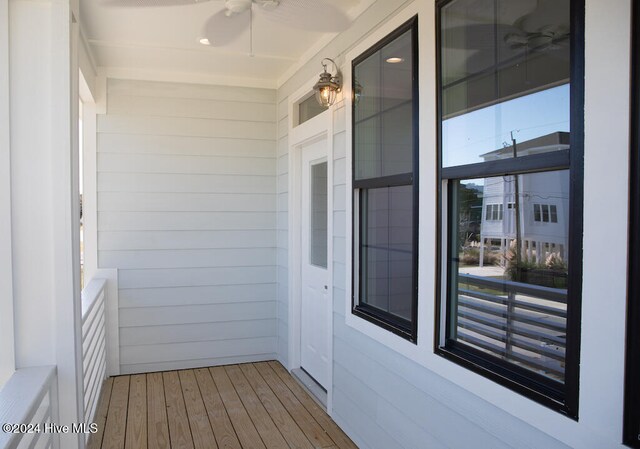 balcony with ceiling fan