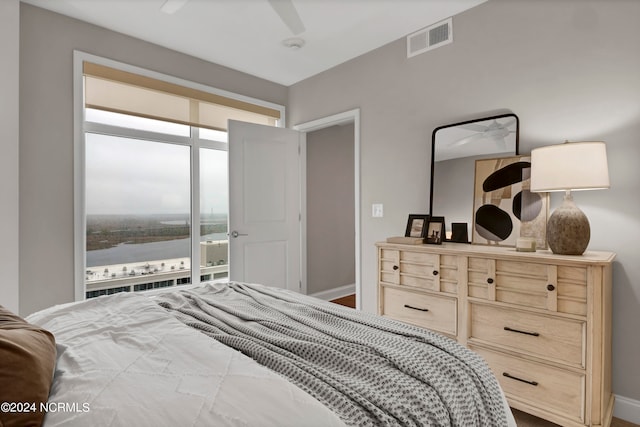 bedroom featuring ceiling fan