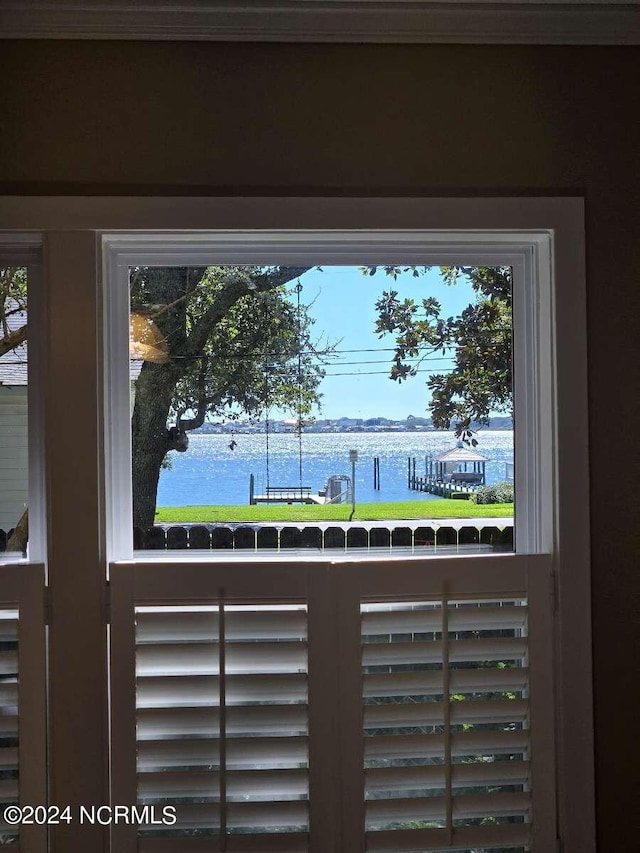 room details featuring a water view