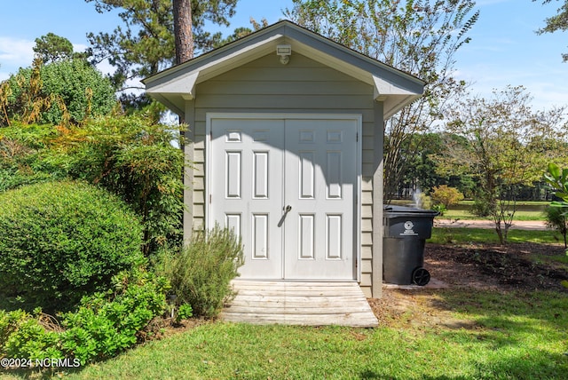 view of outbuilding