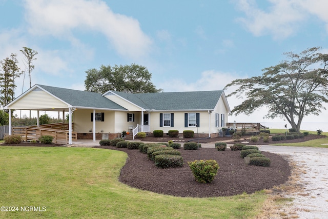 view of front of house featuring a front lawn