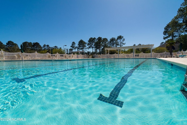 view of swimming pool