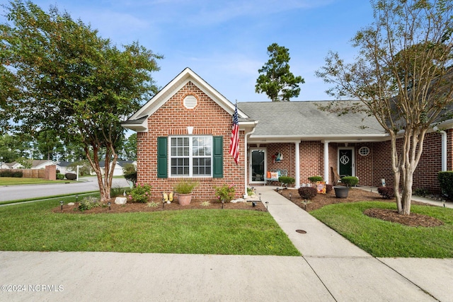 view of front of property with a front yard