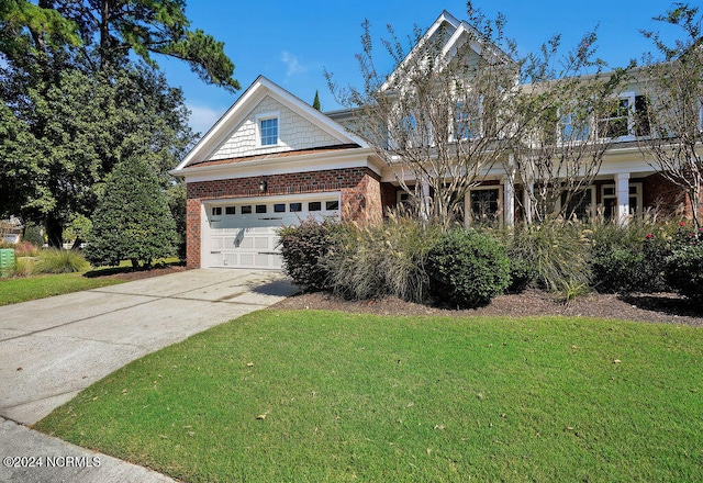 view of front facade with a front lawn