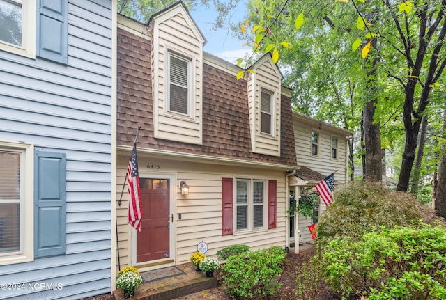 view of front of property