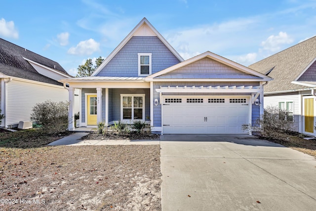 view of front facade featuring a garage