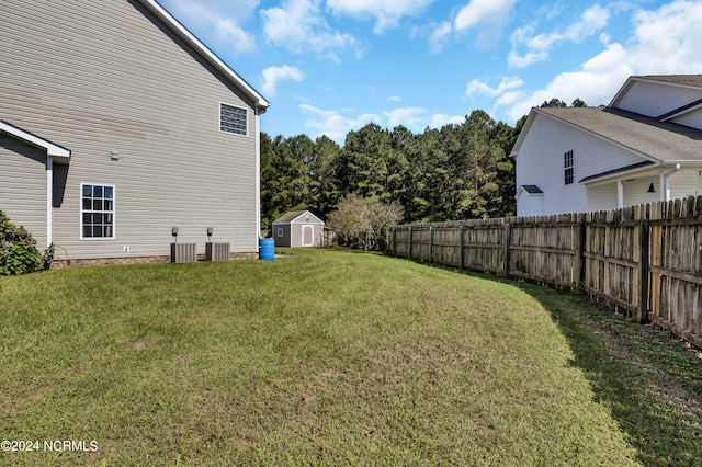 view of yard with a shed