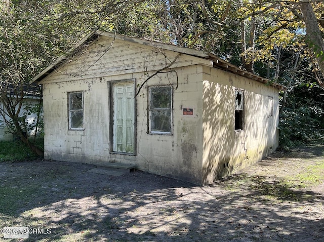 view of outbuilding