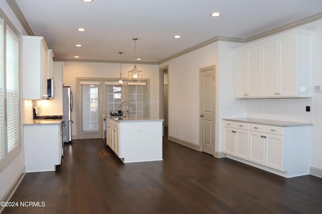 236 Trisail Ter, Wilmington, NC 28412 - kitchen featuring appliances with stainless steel finishes, tasteful backsplash, a sink, recessed lighting, and dark wood-type flooring