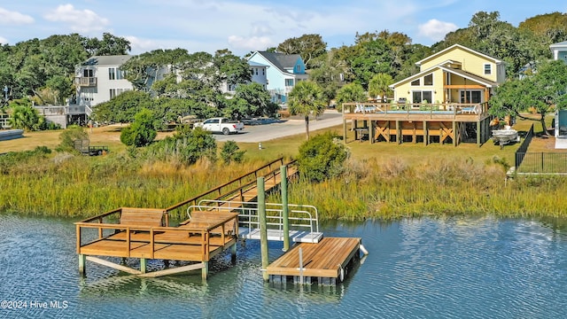 view of front of property with a front yard