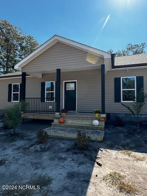 view of front of property with covered porch