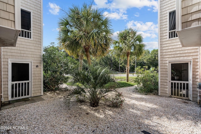 633 Spencer Farlow Dr Unit 12, Carolina Beach, NC 28428 - view of yard