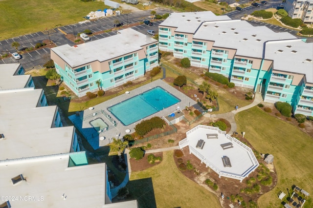 bird's eye view of a pool area